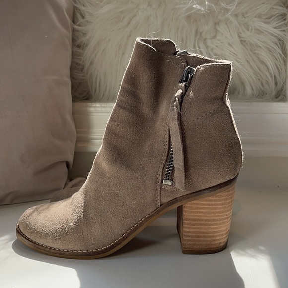 Dolce Vita Booties - Picture 2 of 3